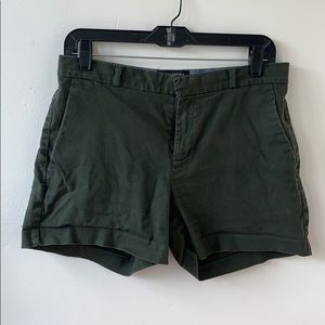 *FREE IF BUNDLED* Banana Republic shorts size 4